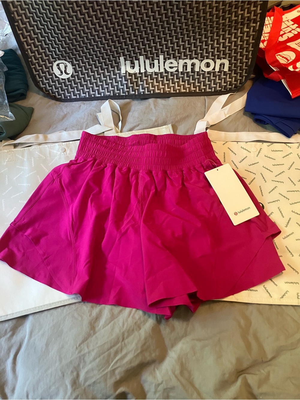 NWT Lululemon Shake It out High-Rise Short 4", S, Pink Flare